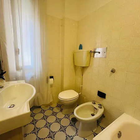 Agosti 226 -